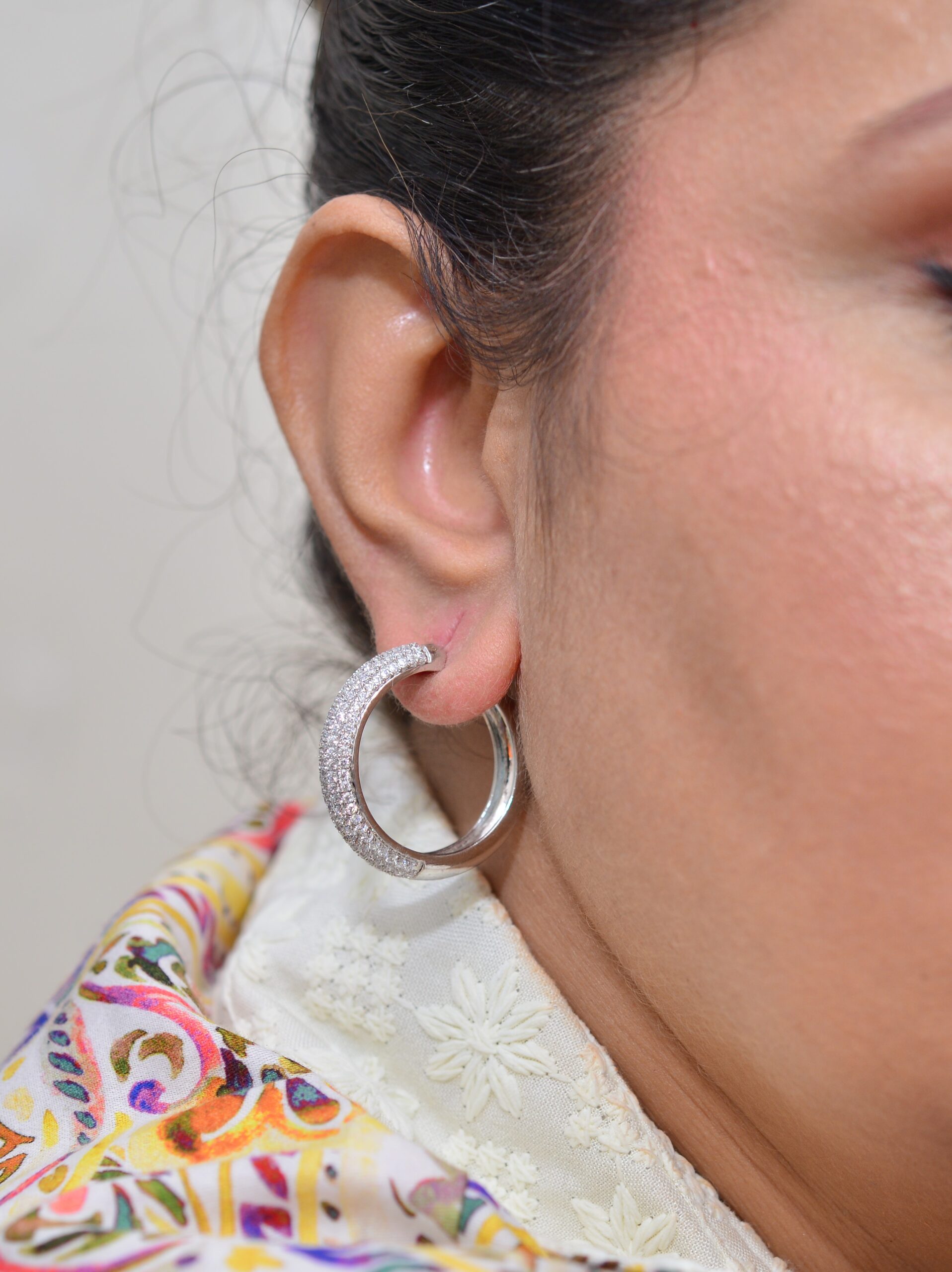White beautiful hoops earring SSD154 - Image 3